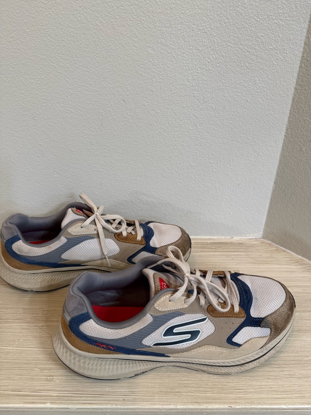 Skechers men Beige Navy Gray Athletic Sneakers size 13